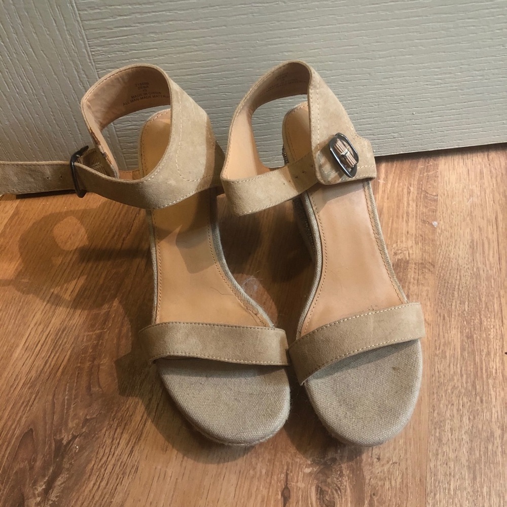 Tan wedges